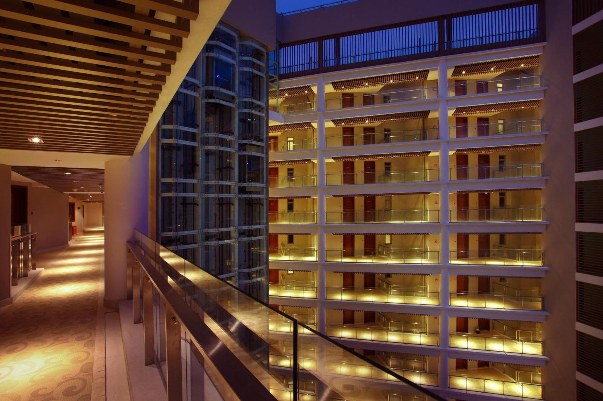 Sanya Seacube Holiday Hotel Exterior foto